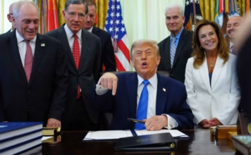 Trump amenaza con abandonar el T-MEC; advierte que combatirá el narcotráfico por tierra