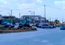 Accidente vial deja daños materiales en concurrida avenida