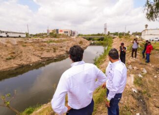 No tirar basura en la vía pública: exhorta el Alcalde Carlos Peña Ortiz para facilitar flujo en drenes