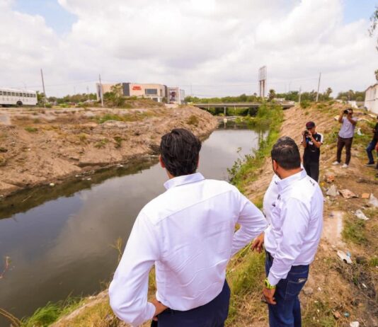 No tirar basura en la vía pública: exhorta el Alcalde Carlos Peña Ortiz para facilitar flujo en drenes
