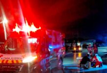 Unidad médica auxilia a victima tras haber sido atropellada