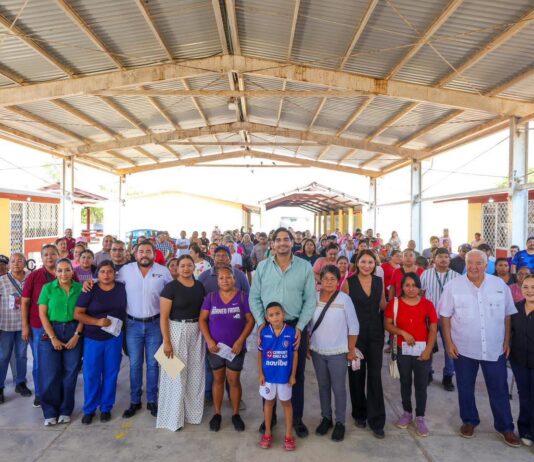 Llevó Carlos Peña Ortiz Programa de Subsidio del Agua a Rincón de las Flores
