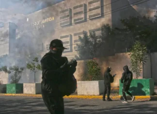 “Que nos diga la verdad, pero con pruebas”, exigen a Sheinbaum antes de su informe sobre Ayotzinapa