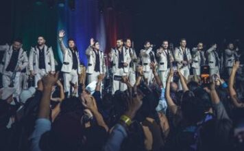 ¡Cayó la ley! Policía británica detiene concierto callejero de Banda El Recodo en Londres