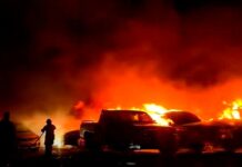 Arde yonke con unidades y deja cuantiosos daños materiales