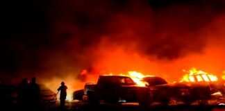 Arde yonke con unidades y deja cuantiosos daños materiales
