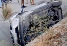 Cae unidad en dren desalinzador de aguas negras