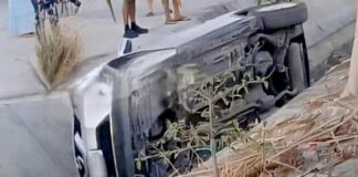 Cae unidad en dren desalinzador de aguas negras