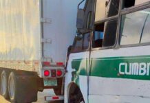 Chocan en libramiento Monterrey y dejan caos vial