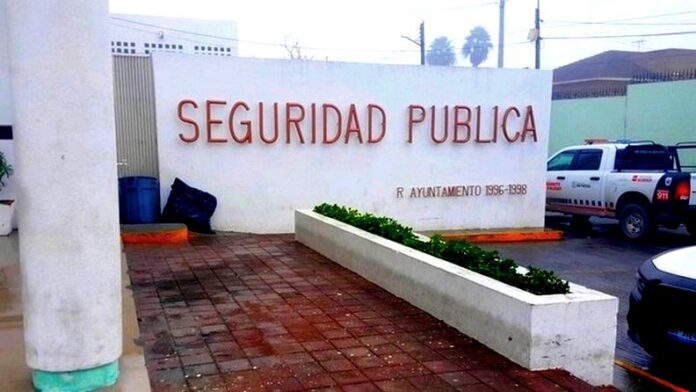 Detenido por sacar mercancía sin pagar de comercio