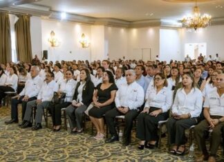 Fortalecen cobertura educativa con nombramientos de cambios de de centro de trabajo