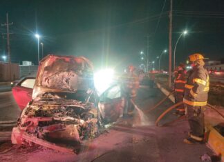 Controla incendio Protección Civil y Bomberos de Reynosa con espuma especial