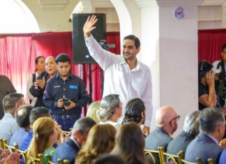 Asistió Alcalde Carlos Peña Ortiz a Segundo Informe de Gobierno de Camargo, Tamaulipas