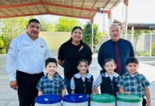 Pone Carlos De Anda ‘granito de arena’ por escuelas de Nuevo Laredo