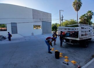 Instaló Servicios Públicos de Reynosa boyas en calle Segundo Centenario