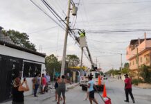 Inmensa alegría de familias de Villas de Esmeralda por rehabilitación de alumbrado