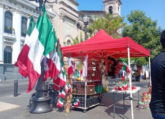 Comerciantes de artículos patrios confían en tener buenas ventas