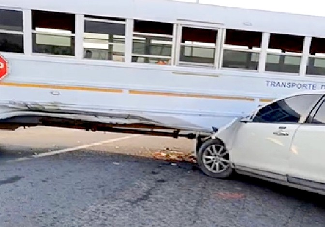 Otra de transporte público deja lesionados y daños