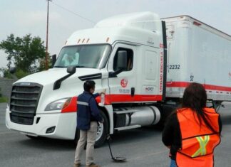 Surge una nueva generación de operadores del Autotransporte de Carga en el Cecati 193