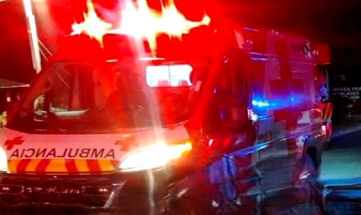 Entre la vida y la muerte se debate victima en hospital tras haber sido arrollada