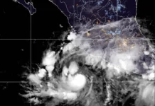 Huracán Simón podria ganar mucha más intensidad en su avance hacia la costa del Pacífico de México