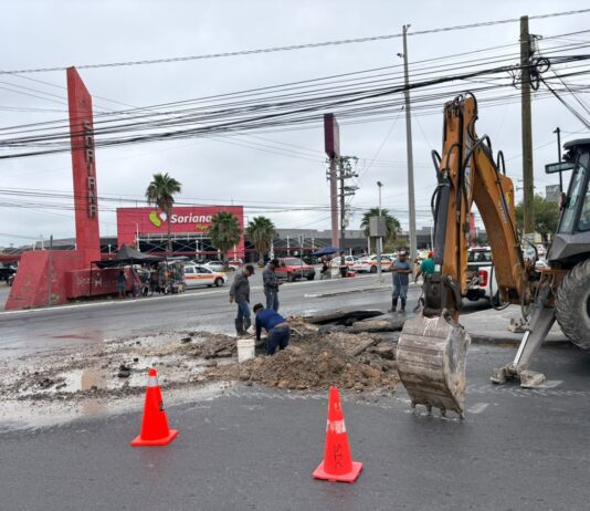 Atiende COMAPA reportes de fugas de agua potable en distintos sectores de Reynosa