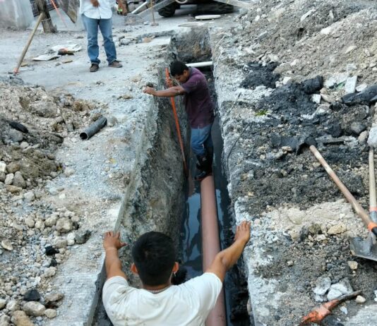 Inició COMAPA rehabilitación de drenaje sanitario en la colonia Narciso Mendoza