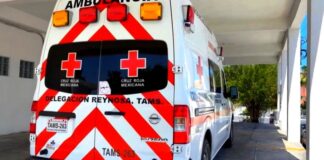 Paramédicos auxilian a lesionado tras percance vial en el bulevar Morelos