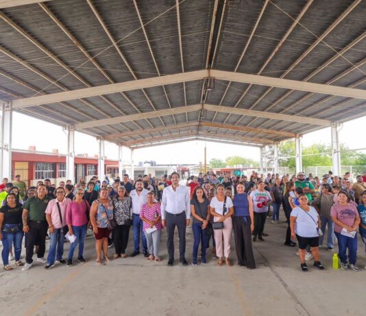 Apoya Alcalde Carlos Peña Ortiz a usuarios de Jarachina Sur con el programa de bienestar social Subsidio del Agua