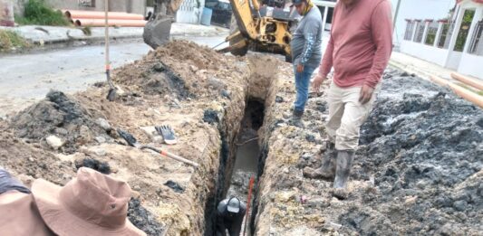 Inició COMAPA rehabilitación de drenaje sanitario en la colonia Las Cumbres