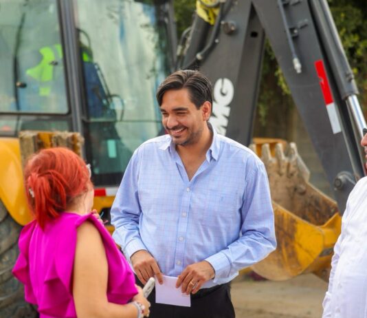 Supervisó Carlos Peña Ortiz la rehabilitación de pavimento en Residencial del Valle