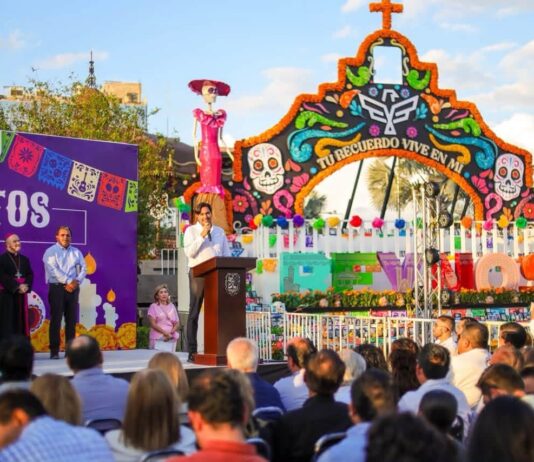Inauguró Carlos Peña Ortiz Monumental Altar en la plaza principal de Reynosa