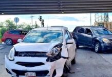 Se imapctan unidades ene boulevard Hidalgo y dejan daños materiales