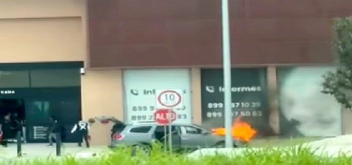 Se quema unidad y deja cuantiosos daños materiales (1)