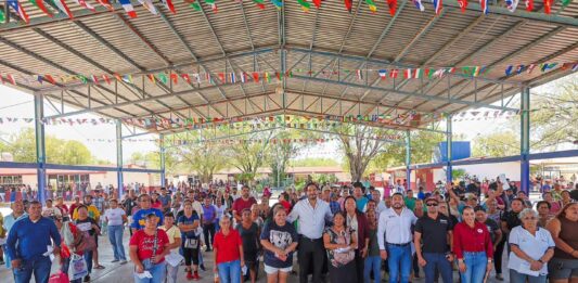 Lleva Alcalde de Reynosa beneficios de los programas de bienestar social a las colonias