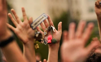 Gobierno español sigue analizando si adelantar elecciones en medio de la crisis de vivienda