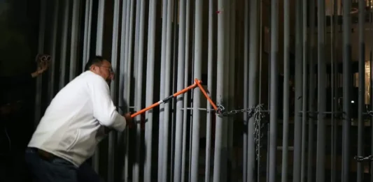 Trabajadores del IMSS dan portazo en su sindicato; Gobernación interviene para pactar mesa de diálogo