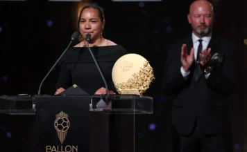 ¡La primera mexicana en la historia! Charlyn Corral recibe el premio de delantera del Año en el Balón de Oro
